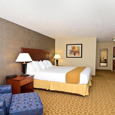 Holiday Inn Express Hotel & Suites Fort Atkinson, An Ihg Hotel Esterno foto