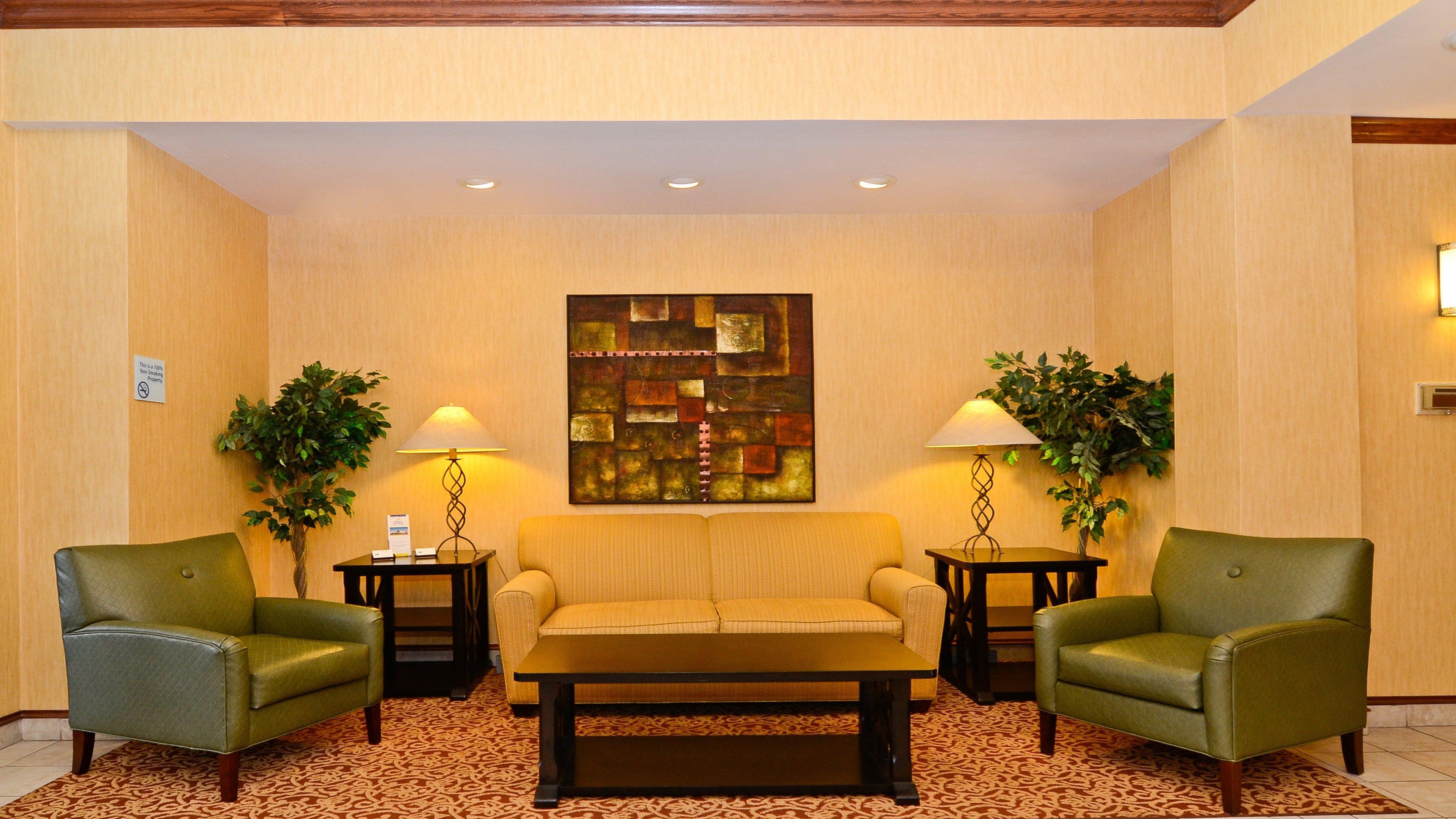 Holiday Inn Express Hotel & Suites Fort Atkinson, An Ihg Hotel Esterno foto