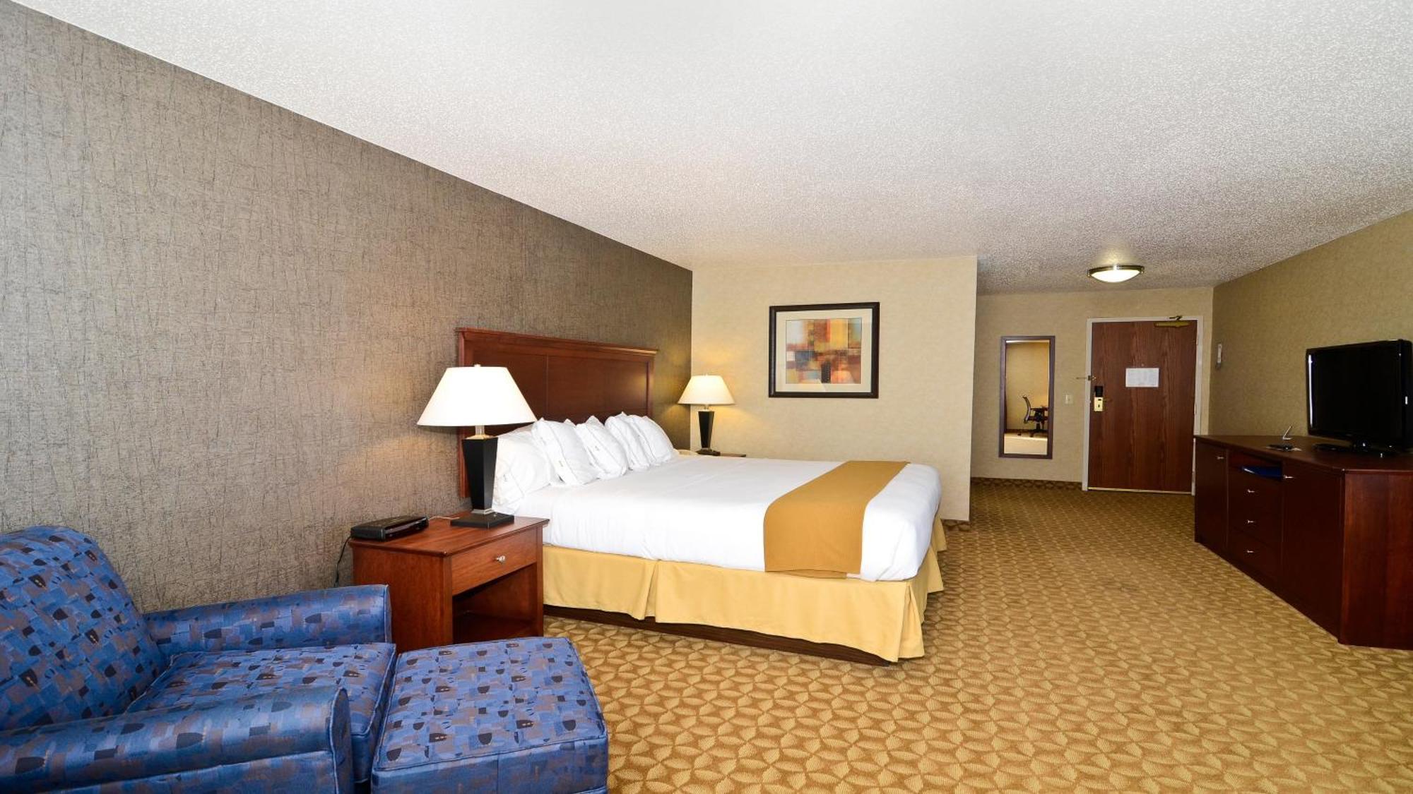 Holiday Inn Express Hotel & Suites Fort Atkinson, An Ihg Hotel Esterno foto